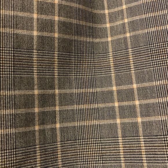 3 for $30! H&M patterned mini skirt with ruffle detail. - Picture 5 of 7